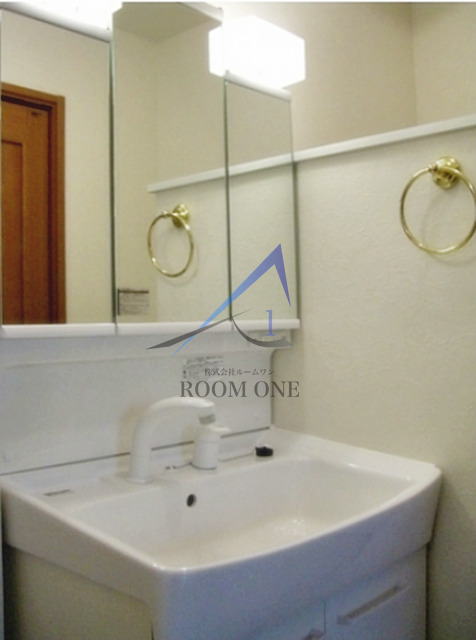 洗面設備　独立洗面台です。