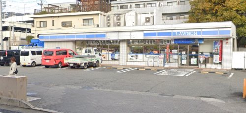 コンビニ　ローソン 岩屋中町二丁目店（コンビニ）まで968m