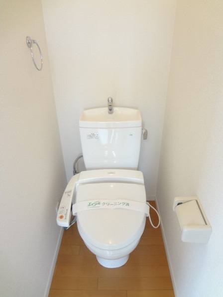トイレ　温水洗浄便座