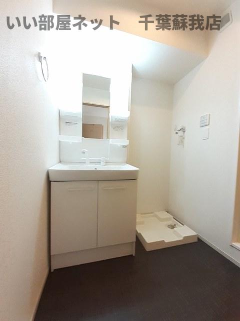 洗面設備　脱衣スペースもあります