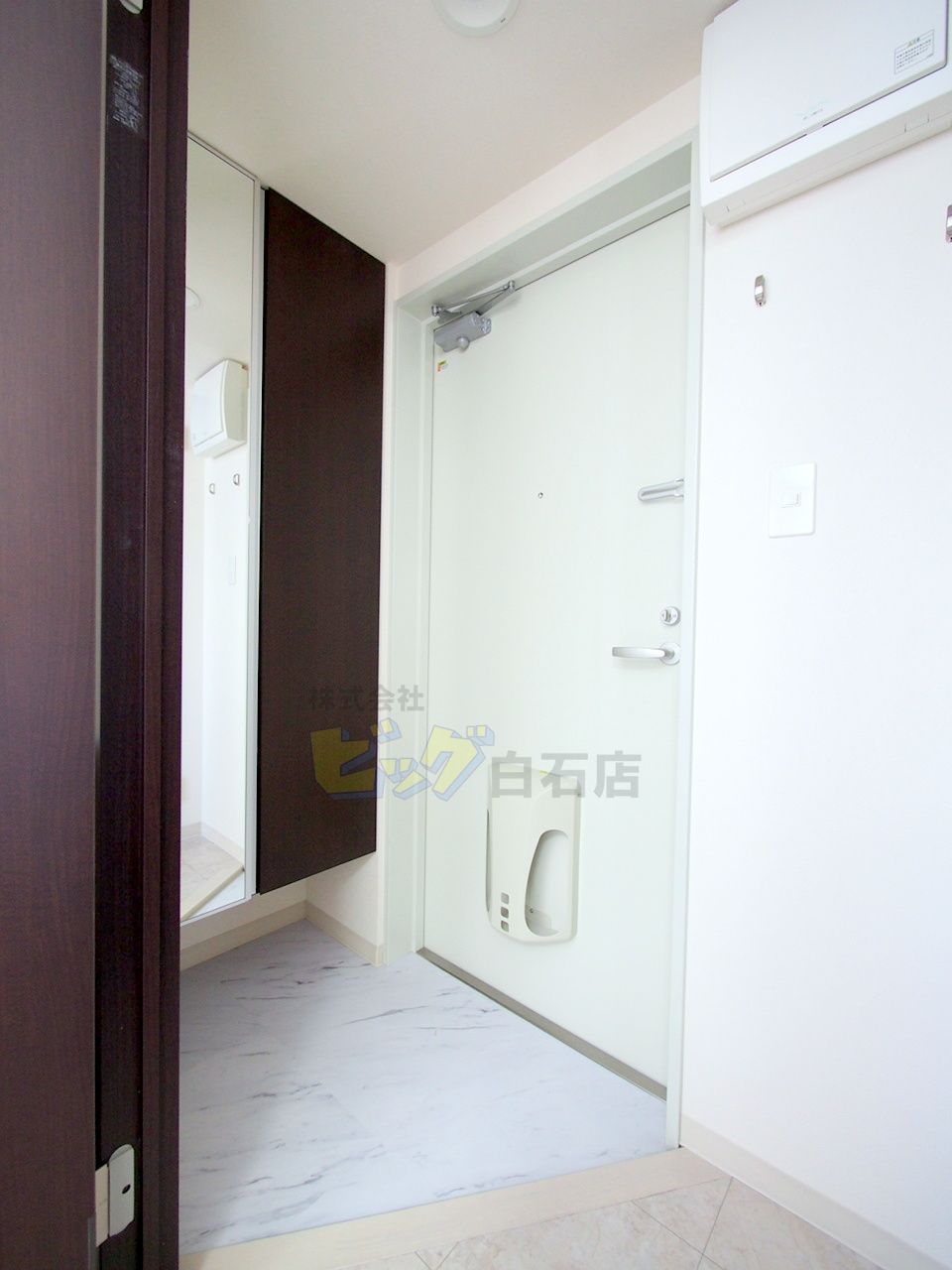 玄関　広々とした玄関です♪