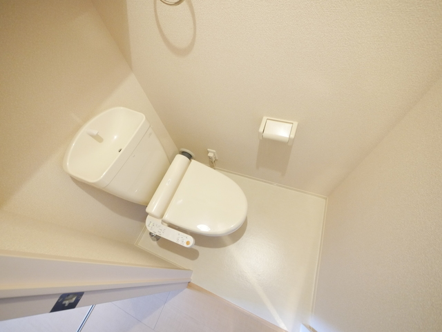 トイレ　★嬉しい温水洗浄便座のトイレです★