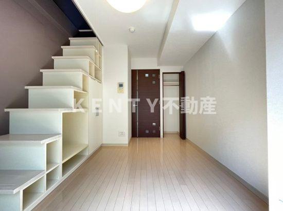 居室・リビング　こちらのリビングで趣味の時間をお楽しみください