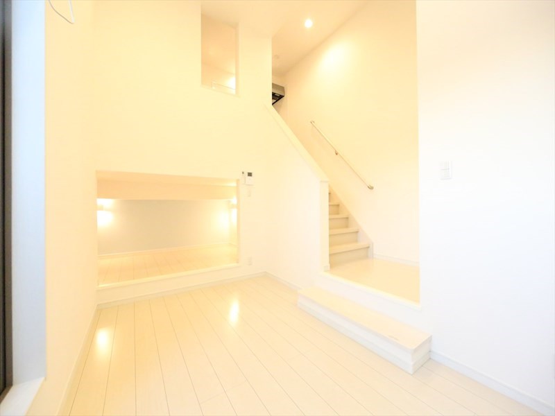 居室・リビング　洋室5帖　ロフト4.9帖（寝室にも使えます）　イメージ写真