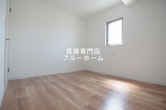 その他部屋・スペース　5.7帖の明るい洋室！