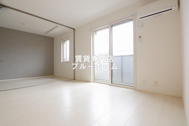 居室・リビング　12.2帖の広々としたリビング！