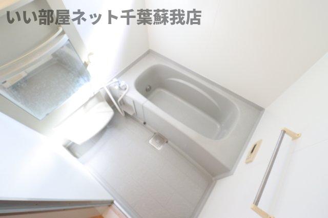 バス・シャワールーム　落ち着いた空間のお風呂です