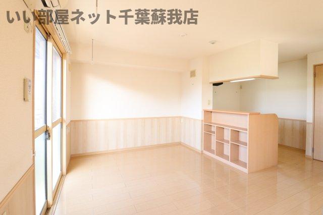 居室・リビング　こちらの居間で趣味の時間をお楽しみください