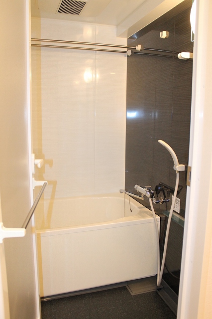 バス・シャワールーム　お風呂はくつろげます