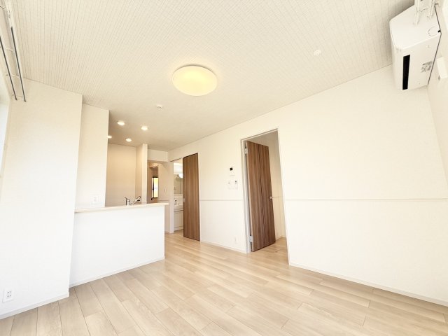 居室・リビング　※同タイプ参考写真