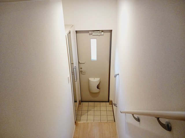 玄関　収納もある玄関です