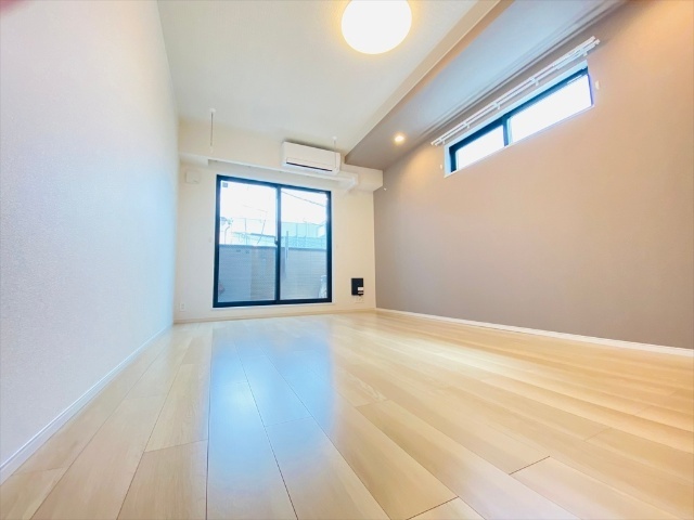 居室・リビング　＊コンテチェストIIIと同タイプのお部屋です。