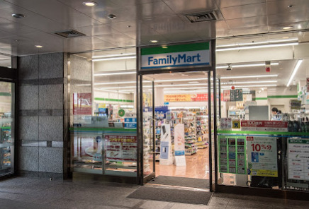 コンビニ　ファミリーマート ガーデンシティ品川御殿山店（コンビニ）まで426m