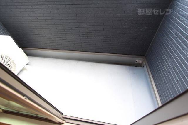 バルコニー　他号室の写真になります。