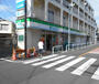 コンビニ　ファミリーマート 緑が丘一丁目店（コンビニ）まで295m