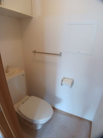トイレ　落ち着いたトイレです