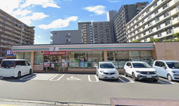 コンビニ　セブンイレブン 福岡箱崎5丁目店（コンビニ）まで567m