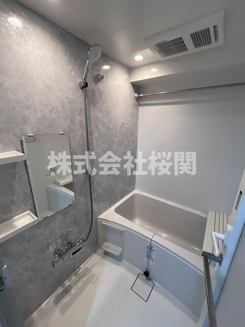 バス・シャワールーム　?