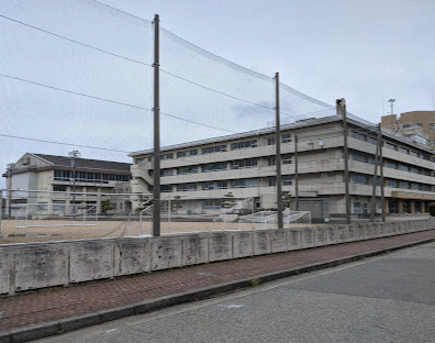 中学校　金沢市立港中学校（中学校）まで1584m