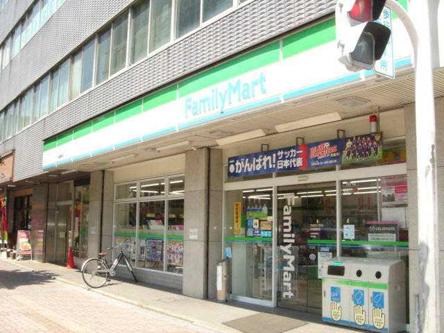 コンビニ　ファミリーマート中呉服町店（コンビニ）まで30m