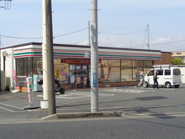コンビニ　セブンイレブン藤沢本鵠沼5丁目店（コンビニ）まで542m
