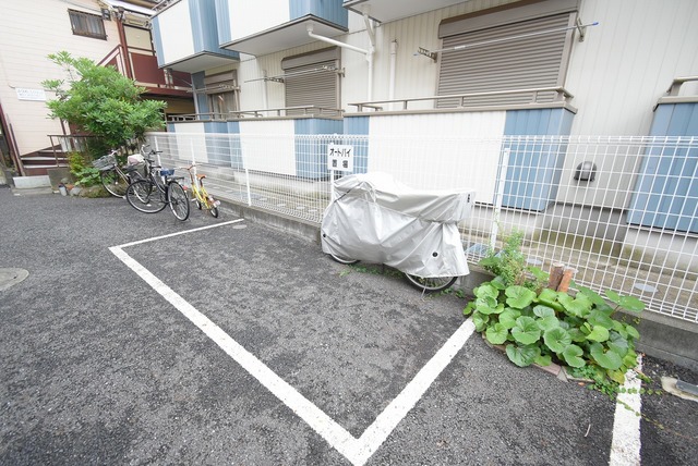 駐車場　バイクの駐車場です　原付1 000円　それ以上2 000円