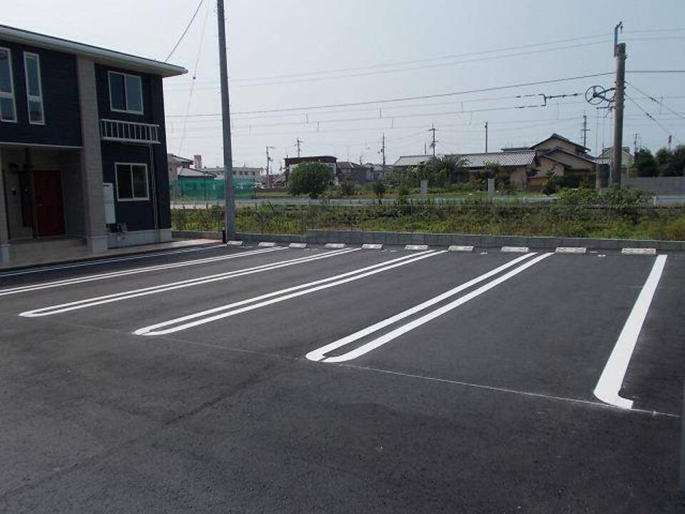 駐車場　駐車場