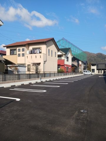 駐車場　車をお持ちの方に嬉しい駐車場付きの物件です