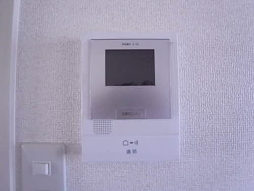 セキュリティ　来訪者をモニターで確認できます。