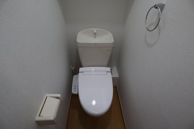 トイレ　清潔感のあるトイレです
