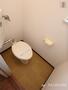 トイレ　●シンプルなトイレスペース。