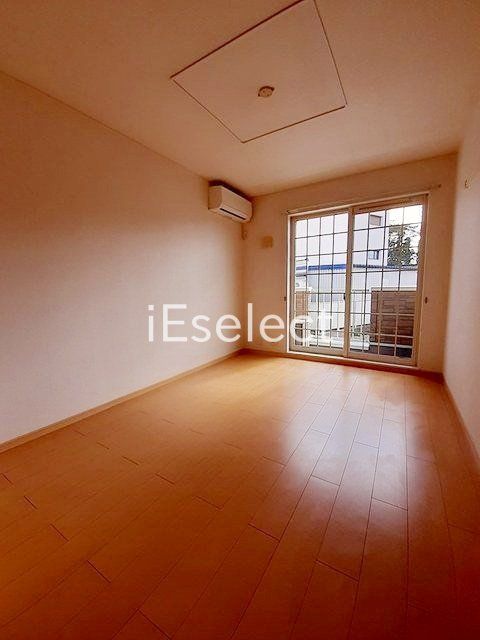 居室・リビング　南向きで明るいお部屋です