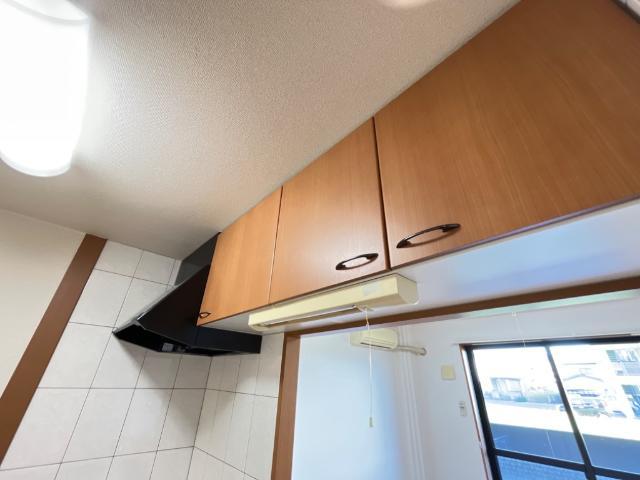 キッチン　キッチン吊り戸棚