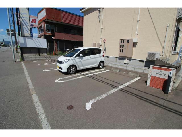 駐車場　駐車場