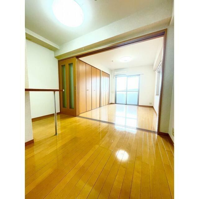 居室・リビング　※写真は別号室のものですので現状優先とさせていただきます