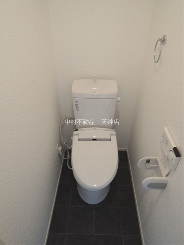 地下鉄箱崎線 呉服町駅 徒歩10分 14階建 築14年のトイレ写真