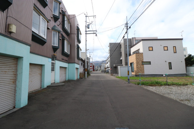 駐車場　シャッター付き車庫♪