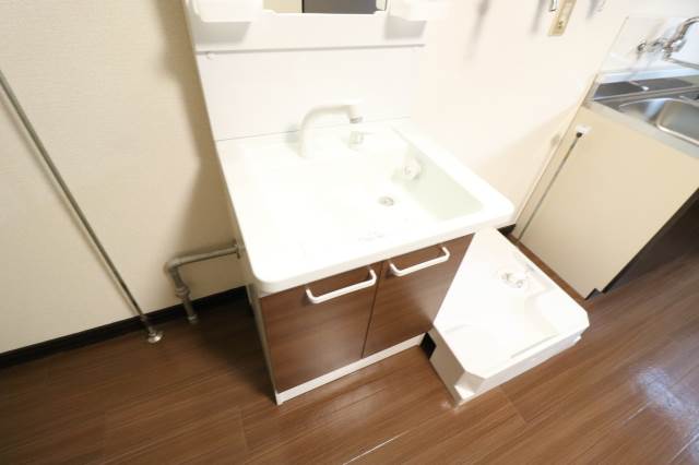洗面設備　綺麗なシャンプードレッサー♪