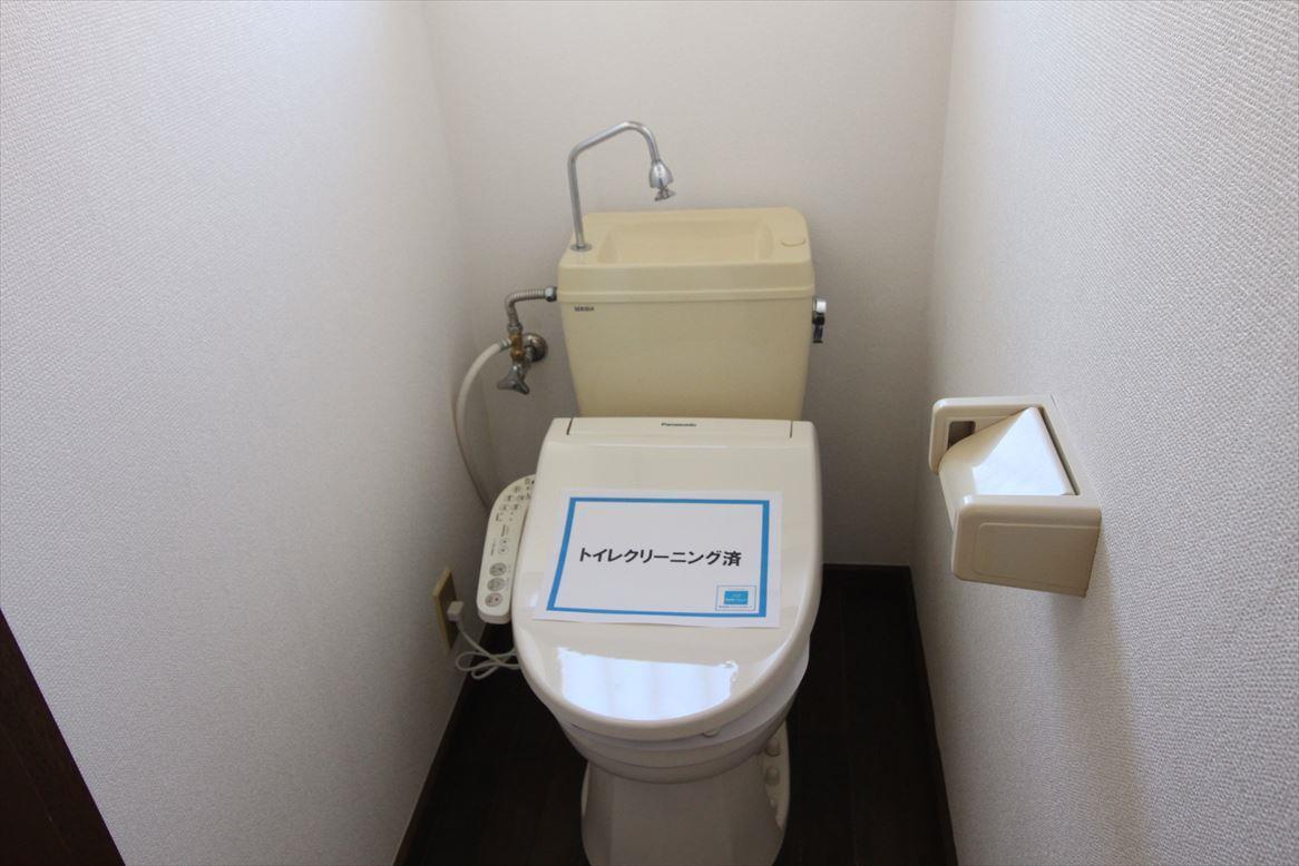 トイレ　温水洗浄便座付き