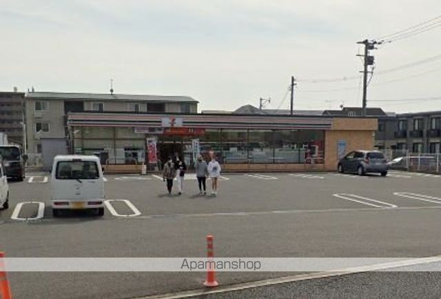 コンビニ　セブンイレブン（コンビニ）まで800m
