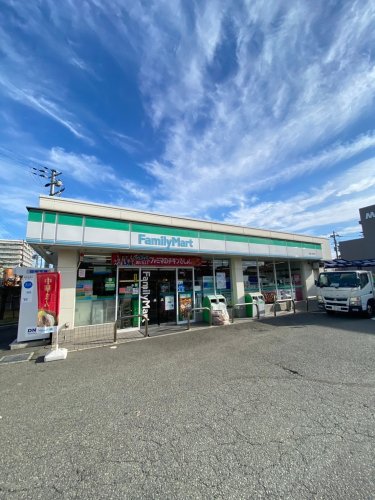 コンビニ　ファミリーマート 西宮久保町店（コンビニ）まで209m