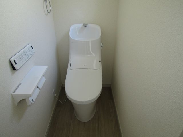 西今川1貸家Aのトイレ写真