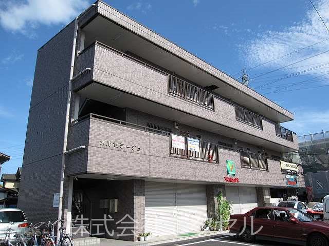建物外観　閑静な住宅街です。
