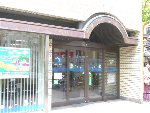 銀行　みなと銀行北野坂支店（銀行）まで126m