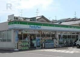 コンビニ　ファミリーマート大日東店（コンビニ）まで555m