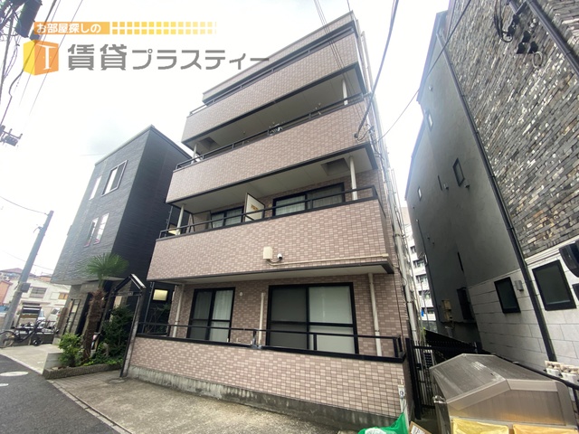 建物外観　近くにお店が多く生活しやすいですよ。
