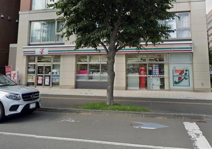 コンビニ　セブンイレブン札幌南2西9店（コンビニ）まで101m