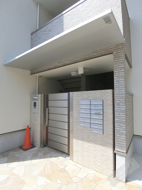エントランス　オートロック付きで部外者シャットアウト♪