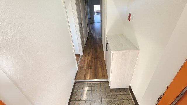 玄関　同建物別部屋参考写真☆神戸市垂水区　リバーサイドハイツ☆