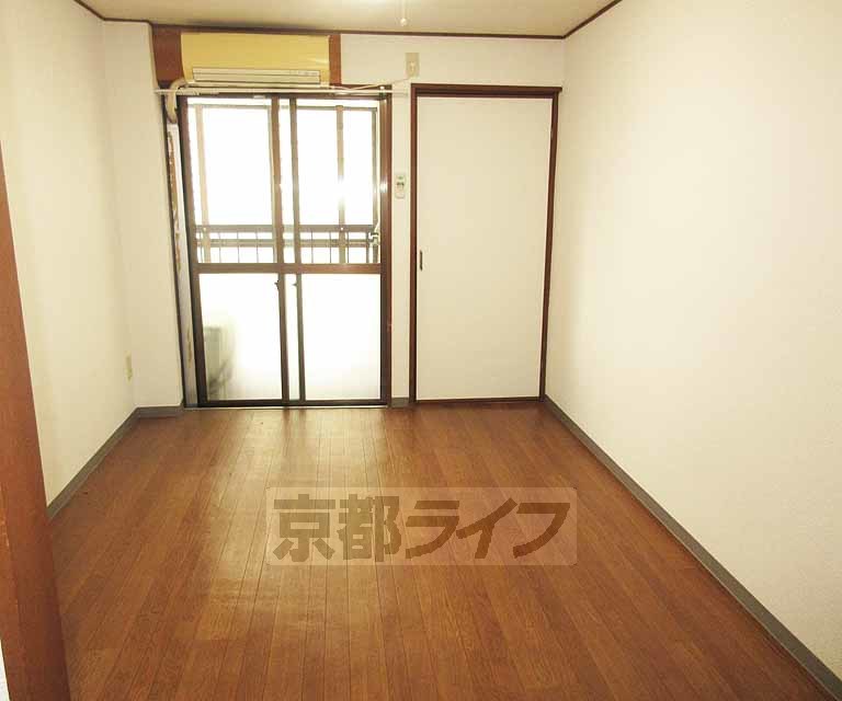 居室・リビング　明るいお部屋です